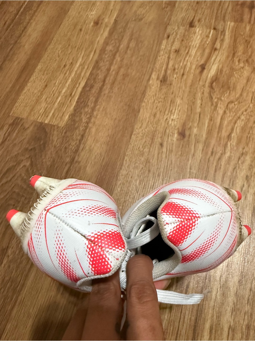Puma cleats in Bright Pink and white - Picture 8 of 11